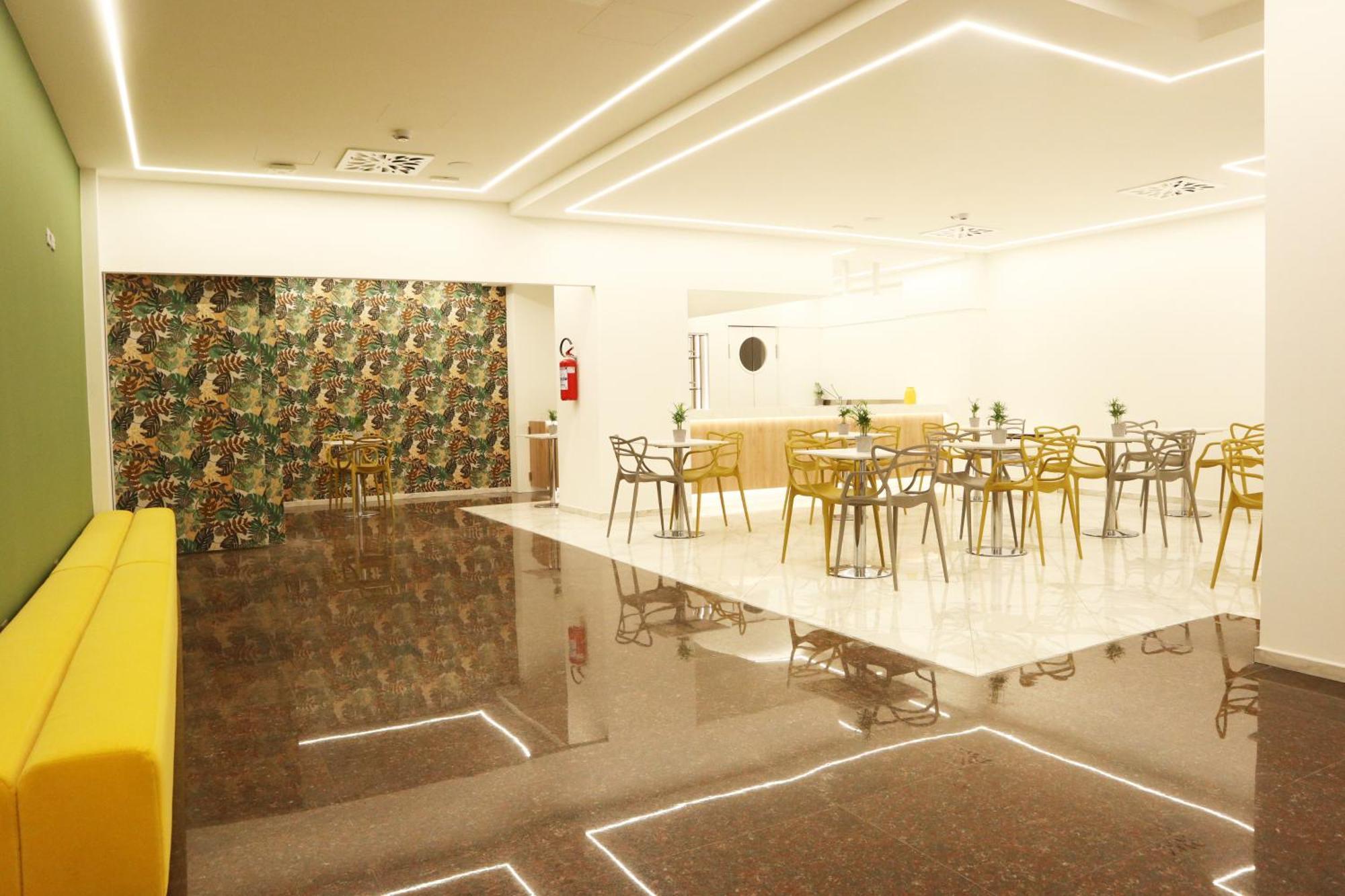 Victor Hotel Bari Kültér fotó
