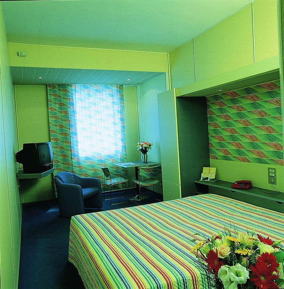 Victor Hotel Bari Szoba fotó
